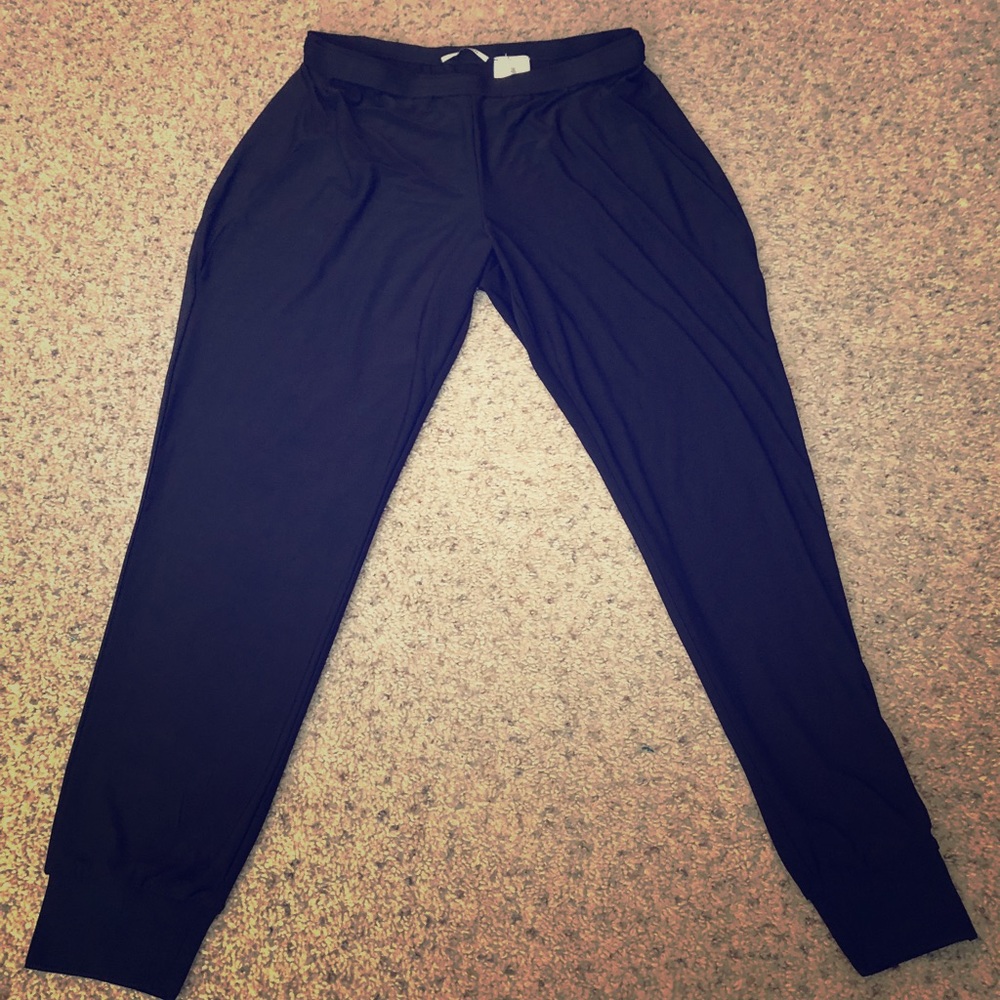 Cropped ankle jogger style pants